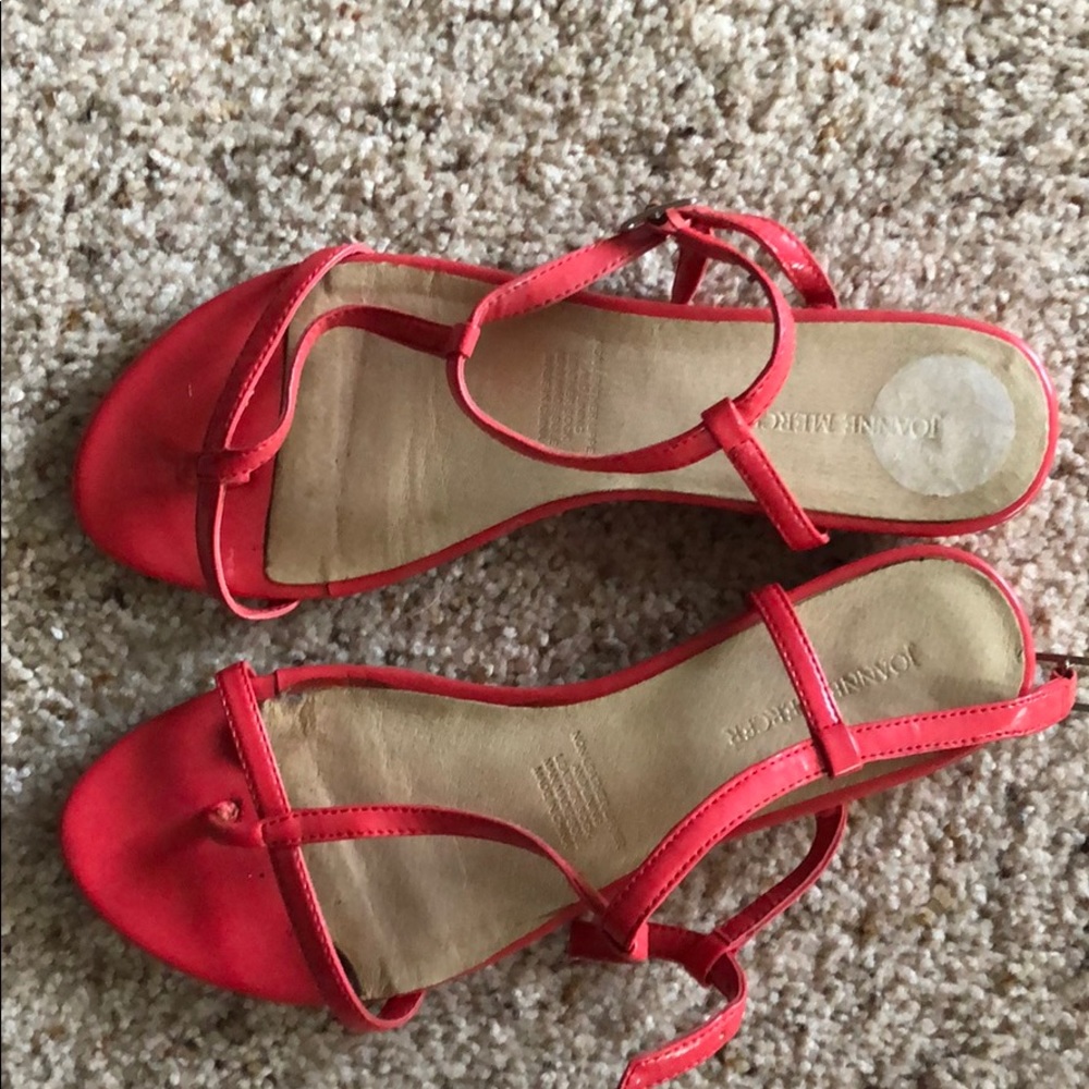 T strap flats